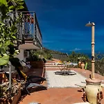 Panoramic Sea View Cosy Sicilian House With Garden 조이오사마레아