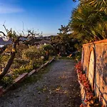 Panoramic Sea View Cosy Sicilian House With Garden 샬레 *