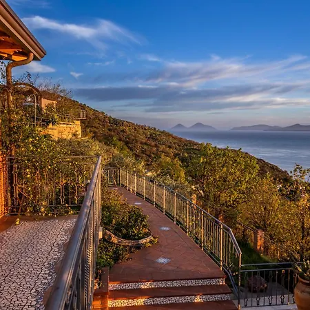Panoramic Sea View Cosy Sicilian House With Garden 조이오사마레아